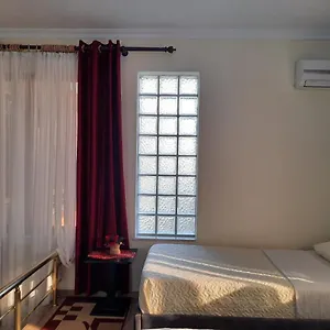 53 , Tirana Albânia
