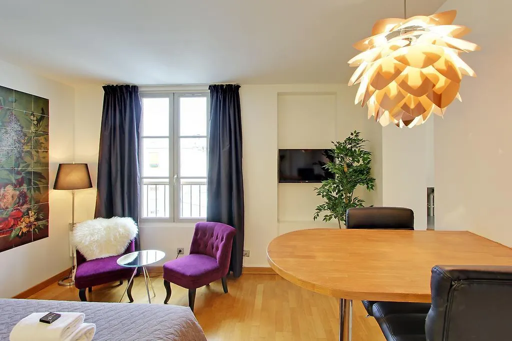Short Stay Group Museum View Serviced Apartments Paris 3*,  France