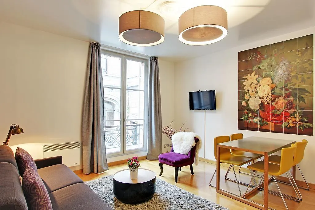 Short Stay Group Museum View Serviced Apartments Paris 3*,