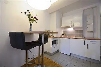 Short Stay Group Museum View Serviced Apartments Paris 3*,
