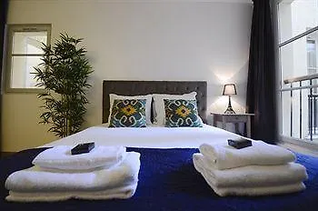 Short Stay Group Museum View Serviced Apartments Paris 3*,