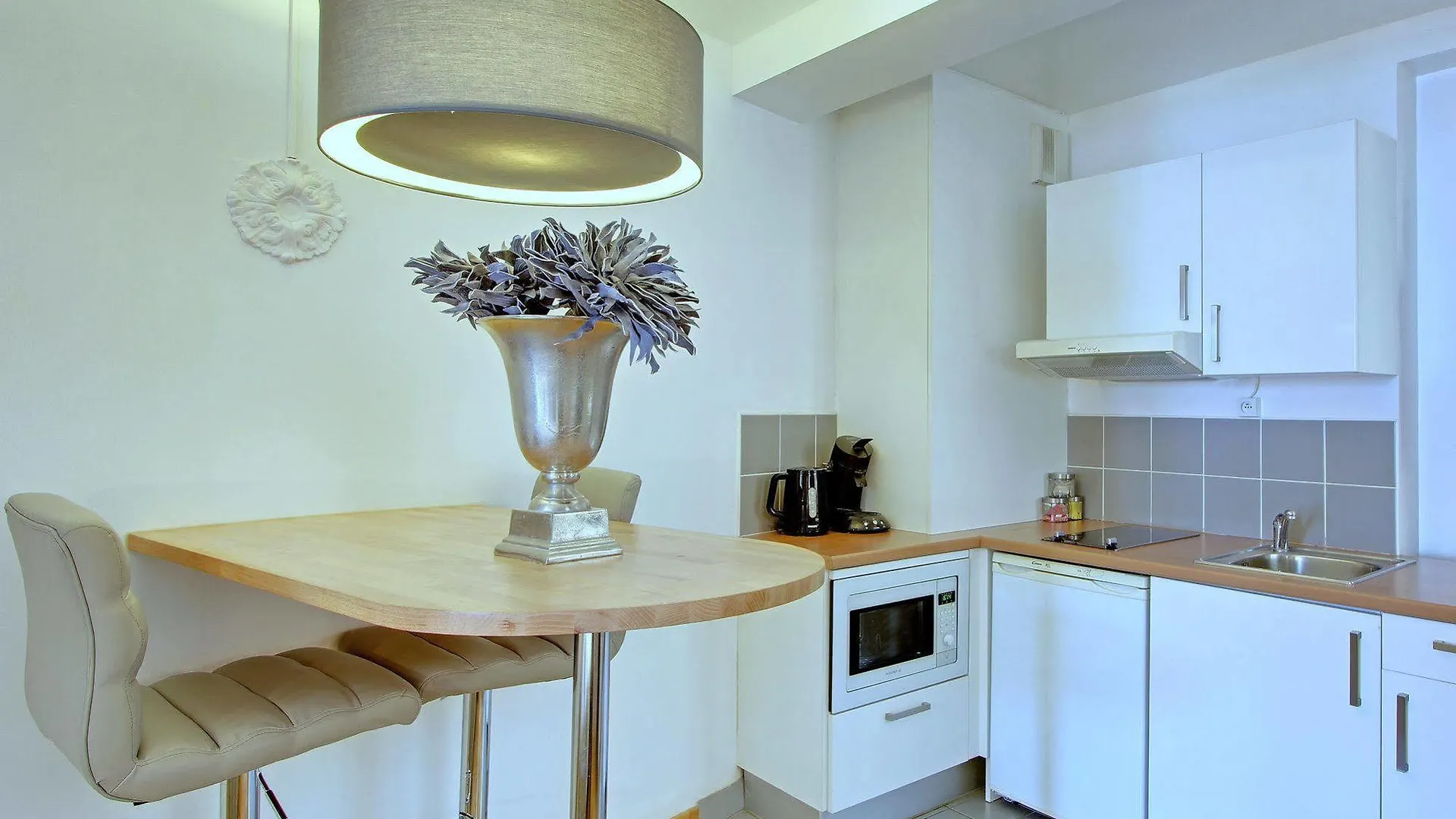 Short Stay Group Museum View Serviced Apartments Paris 3*,  France